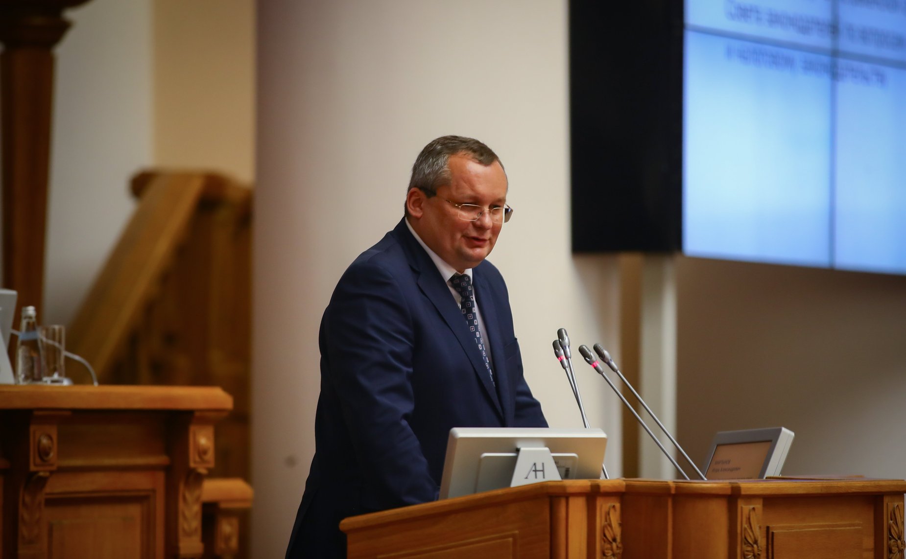 Игорь Мартынов