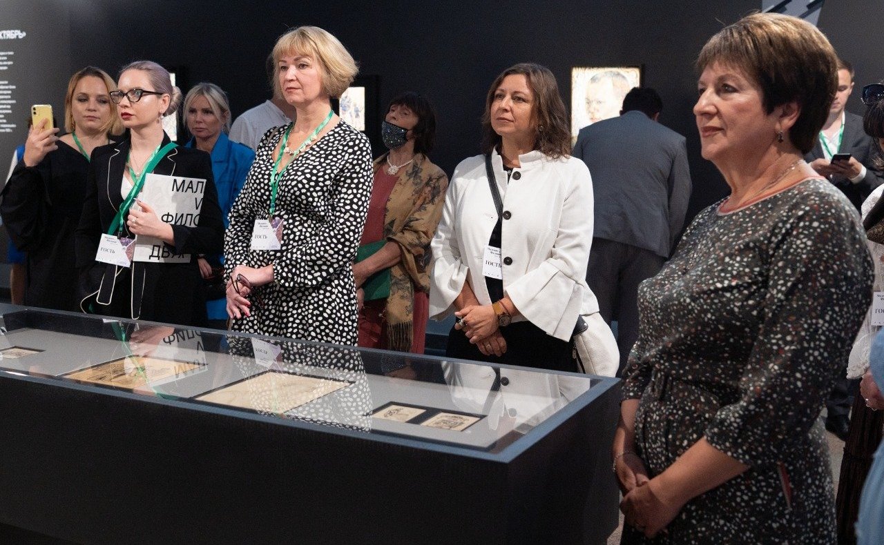 Екатерина Алтабаева приняла участие в открытии выставки «Малевич VS Филонов. Диалог двух школ» в Воронцовском дворце в Алупке