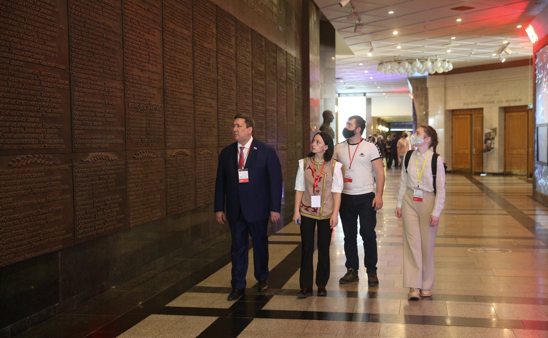 Финалисты конкурса «Мы помним! Мы гордимся!», организованного Владимиром Полетаевым, посетили Москву