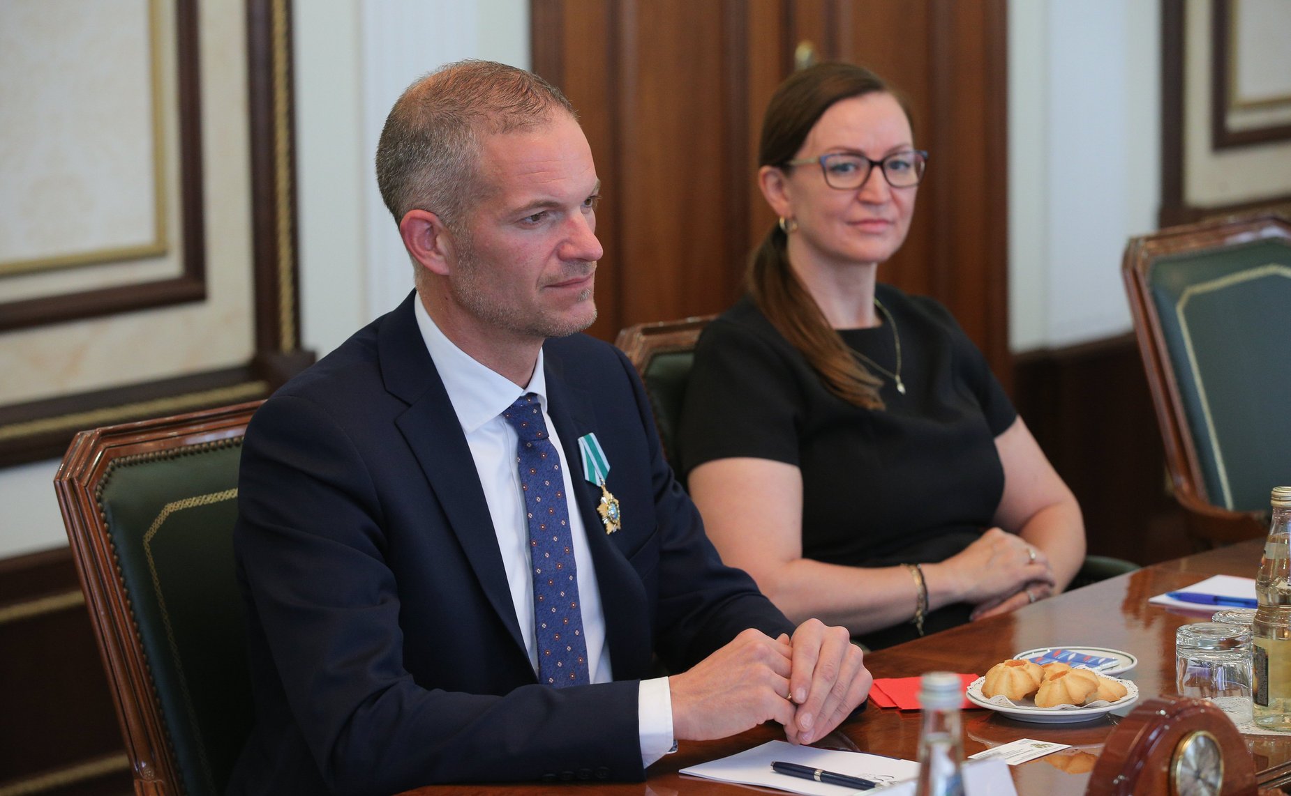 Встреча первого заместителя председателя Комитета СФ по международным делам Владимира Джабарова с председателем правления общественной организации «Народная дипломатия — Норвегия» Х. Вебером