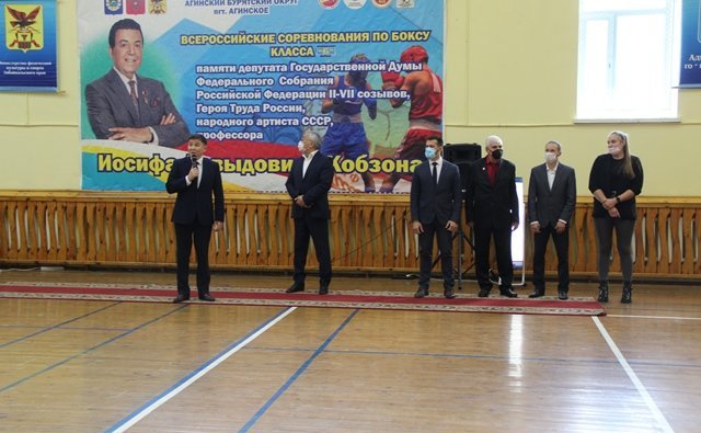 Баир Жамсуев в ходе своей рабочей поездки по региону, принял участие в церемонии торжественного открытия XVII Всероссийского соревнования по боксу