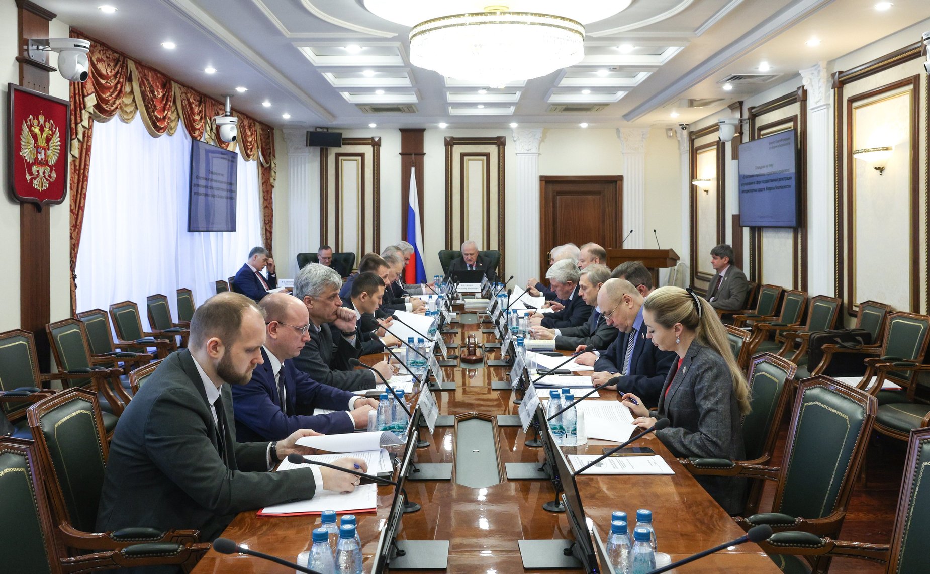 Совещание Комитета СФ по обороне и безопасности «О состоянии и проблемах нормативно-правового регулирования в сфере государственной регистрации автотранспортных средств»