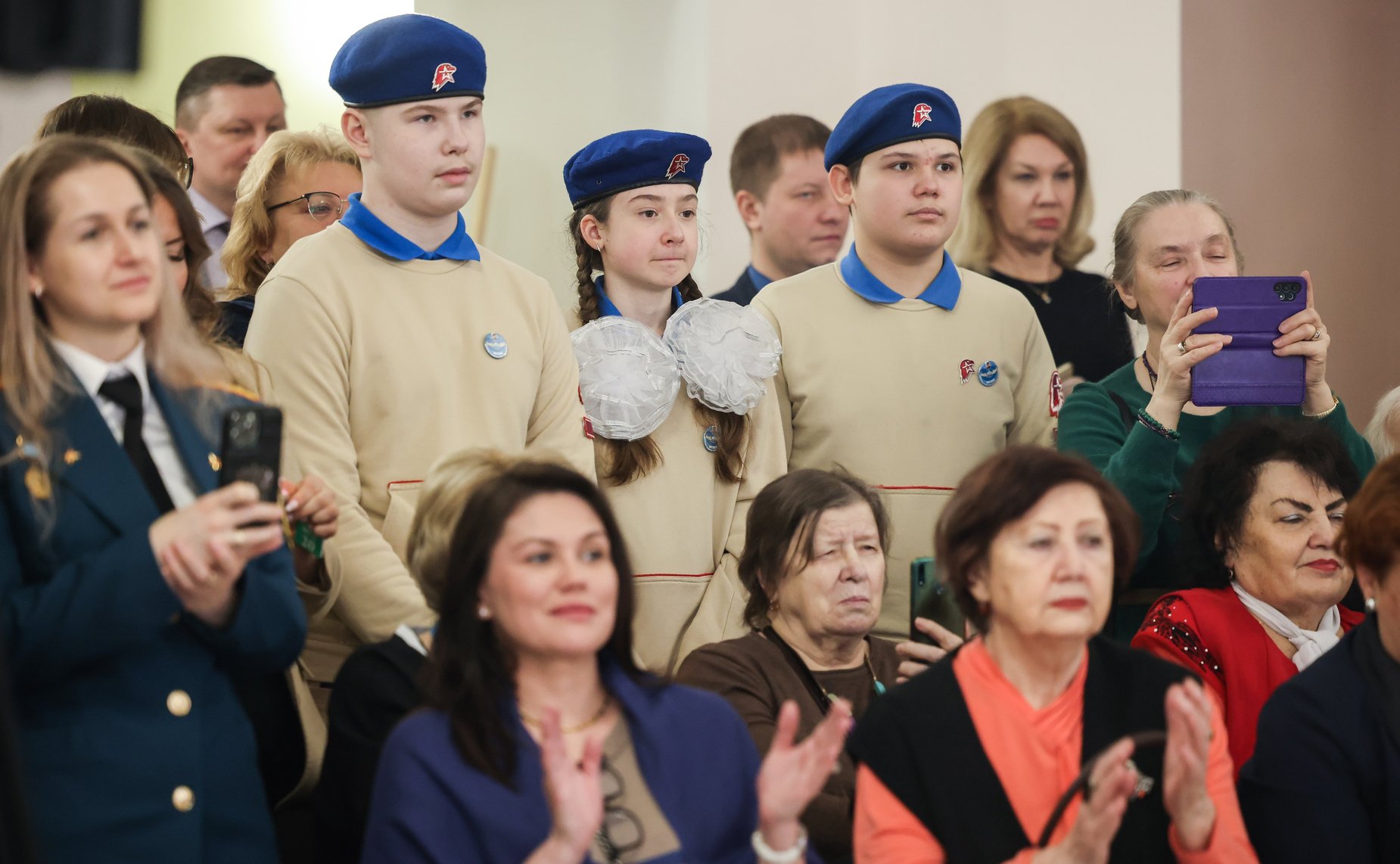 Инна Святенко приняла участие в открытии в Московском парламентском центре выставки «Прекрасный полк» Асара Сафиулина (фото пресс-служба Московской городской Думы)