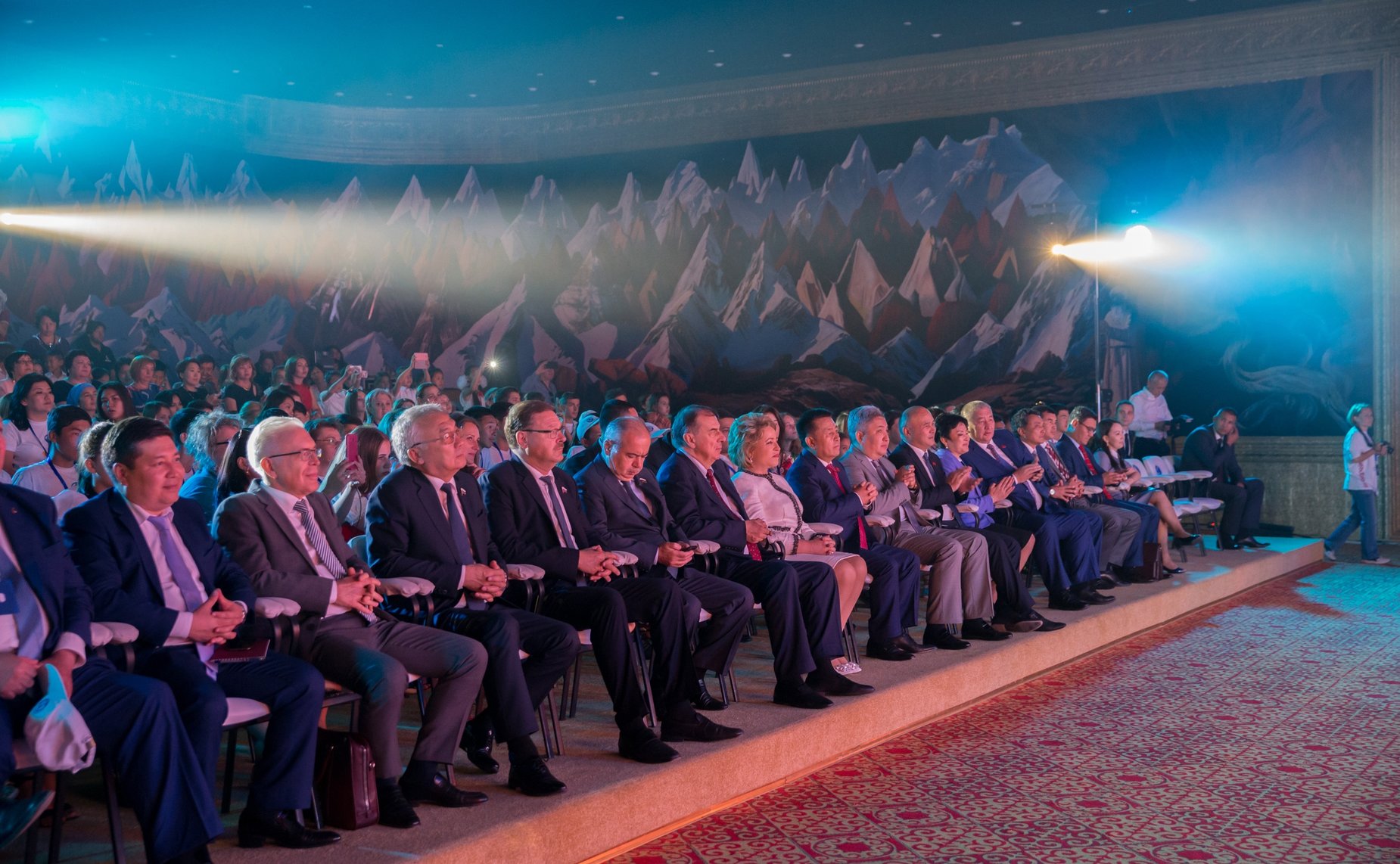 Торжественный гала-концерт по случаю закрытия Международного культурно-образовательного форума стран СНГ «Дети Содружества»