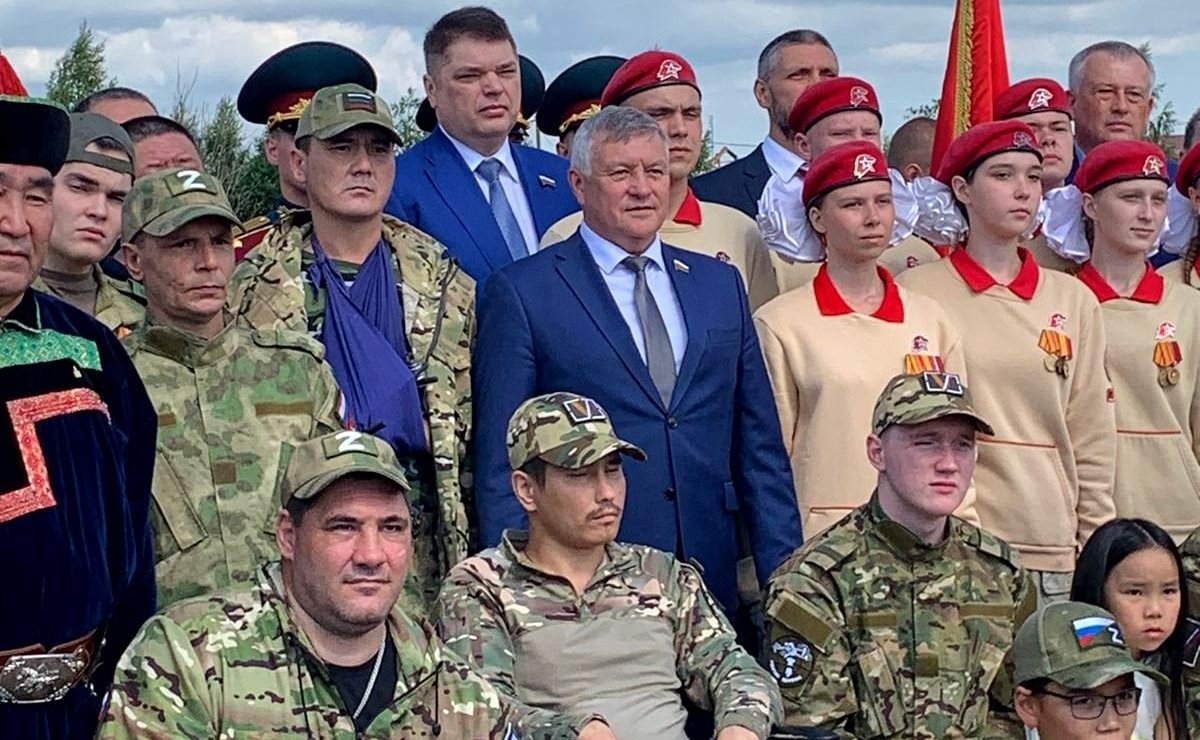 На Интернациональной Аллее Памяти мемориала «Невский пятачок» в Кировском районе Ленинградской области состоялась церемония открытия стелы, посвященной погибшим при прорыве блокады Ленинграда воинам из Забайкалья