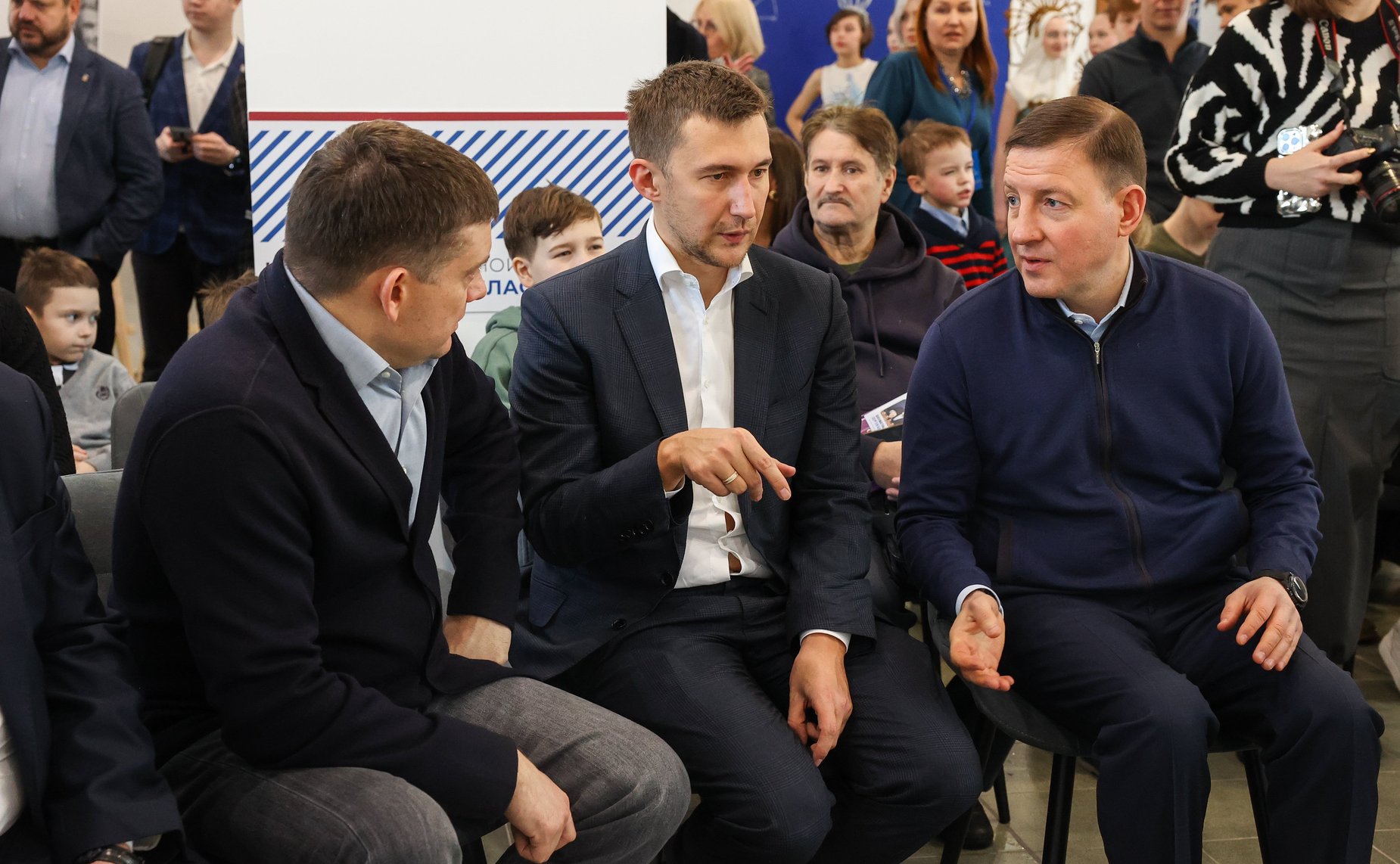 Андрей Турчак и Николай Журавлев провели встречи с победителями шахматного турнира РОСлиги и с воспитанниками Клуба юных летчиков и космонавтов