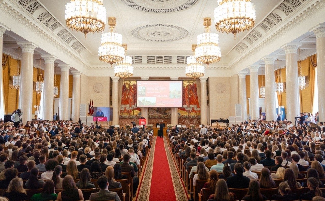 Лилия Гумерова приняла участие в торжественной церемонии посвящения в студенты первокурсников МГУ имени М. В. Ломоносова