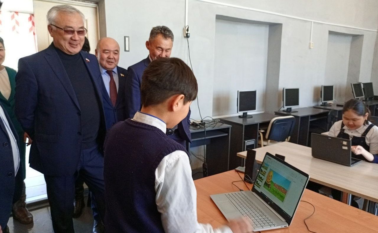 Баир Жамсуев в ходе рабочей поездки в регион посетил Дульдургинский район