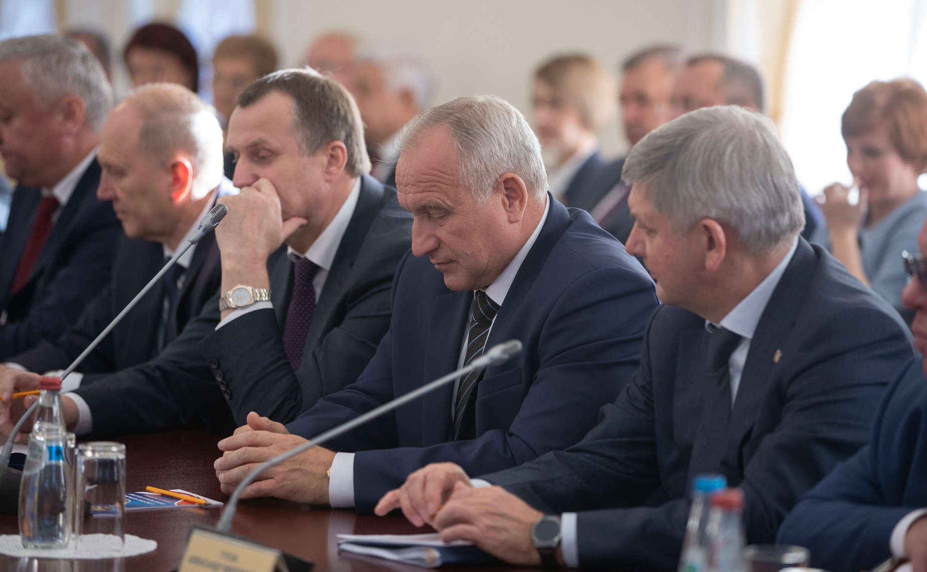 В. Матвиенко и М. Мясникович провели совместную встречу с руководителями субъектов России и Беларуси