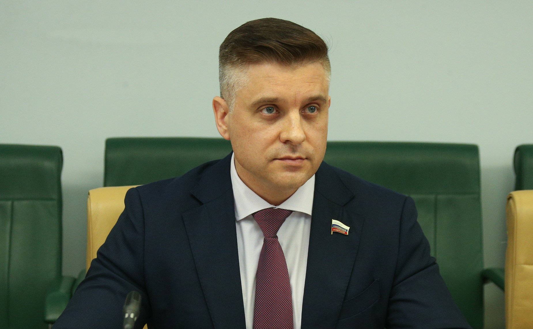 Юрий Архаров