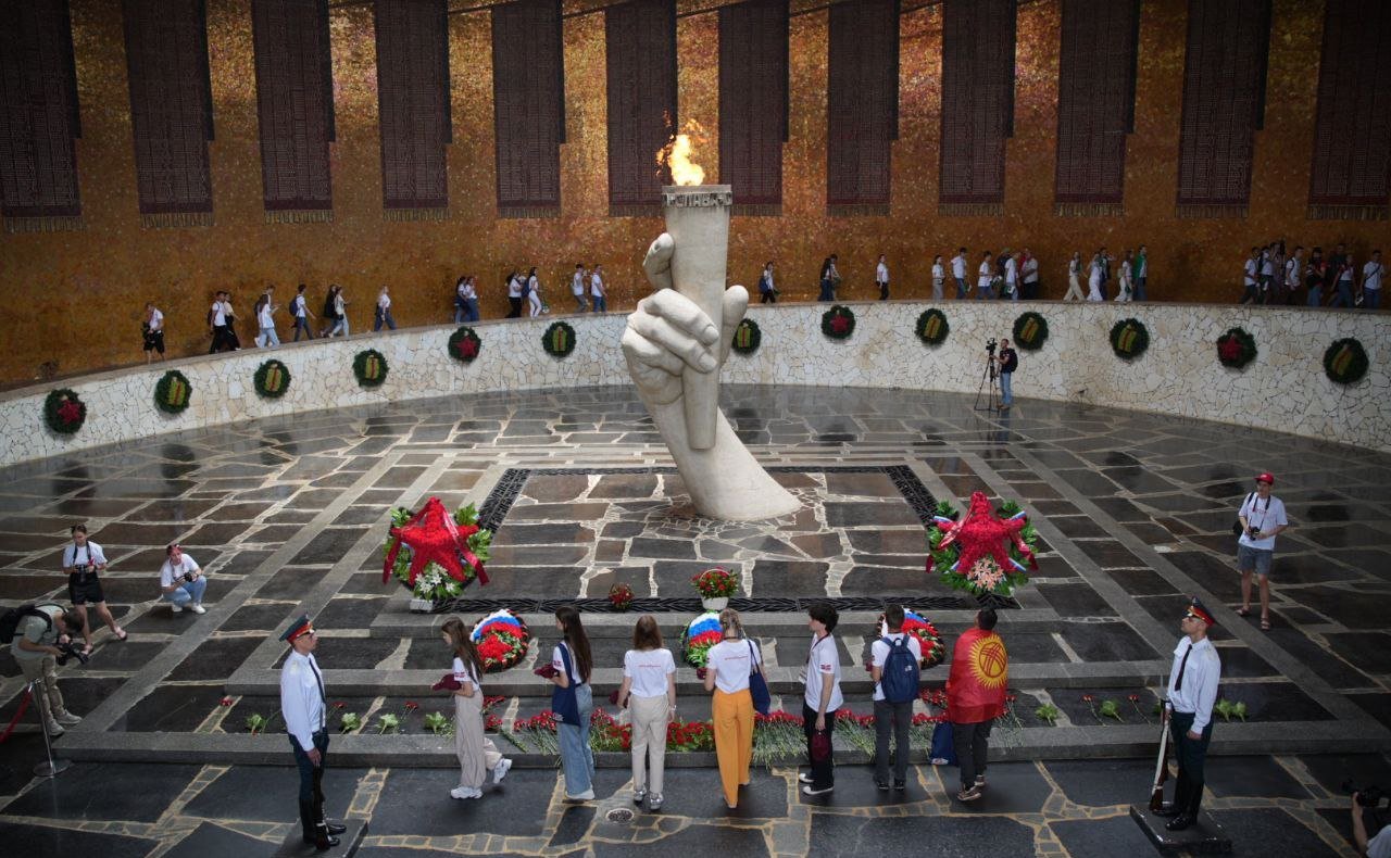 Сергей Горняков приветствовал участников культурно-образовательного проекта «Поезд Памяти» в Волгограде