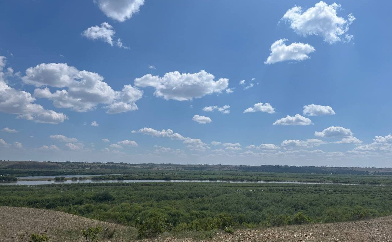 Баир Жамсуев на берегу реки Онон Агинского Бурятского округа принял участие в открытии архитектурно-декоративной стелы «Котел дружбы» в знак сотрудничества и дружбы между Россией, Китаем и Монголией