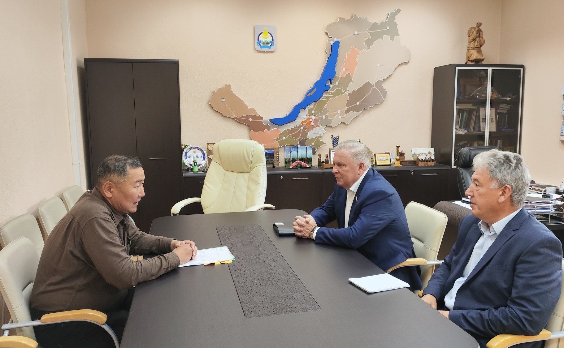 Вячеслав Наговицын обсудил развитие туристической инфраструктуры на Байкале