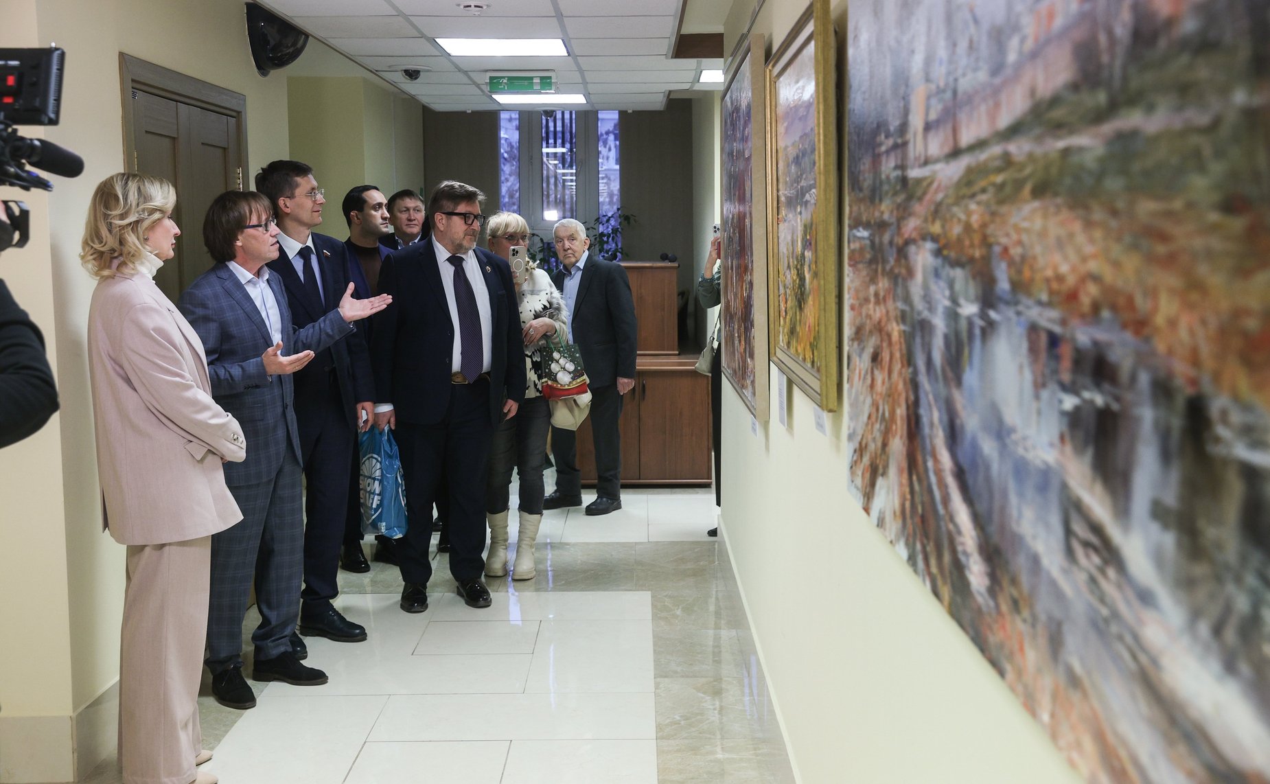 Открытие выставки картин «Многоликая Россия» художника-экспрессиониста, члена Союза художников России Н. Добрина