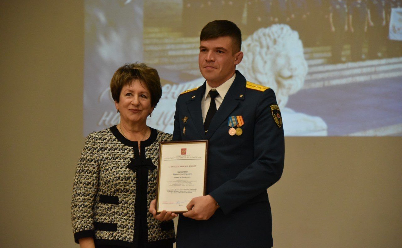 Екатерина Алтабаева поздравила сотрудников севастопольского МЧС с профессиональным праздником