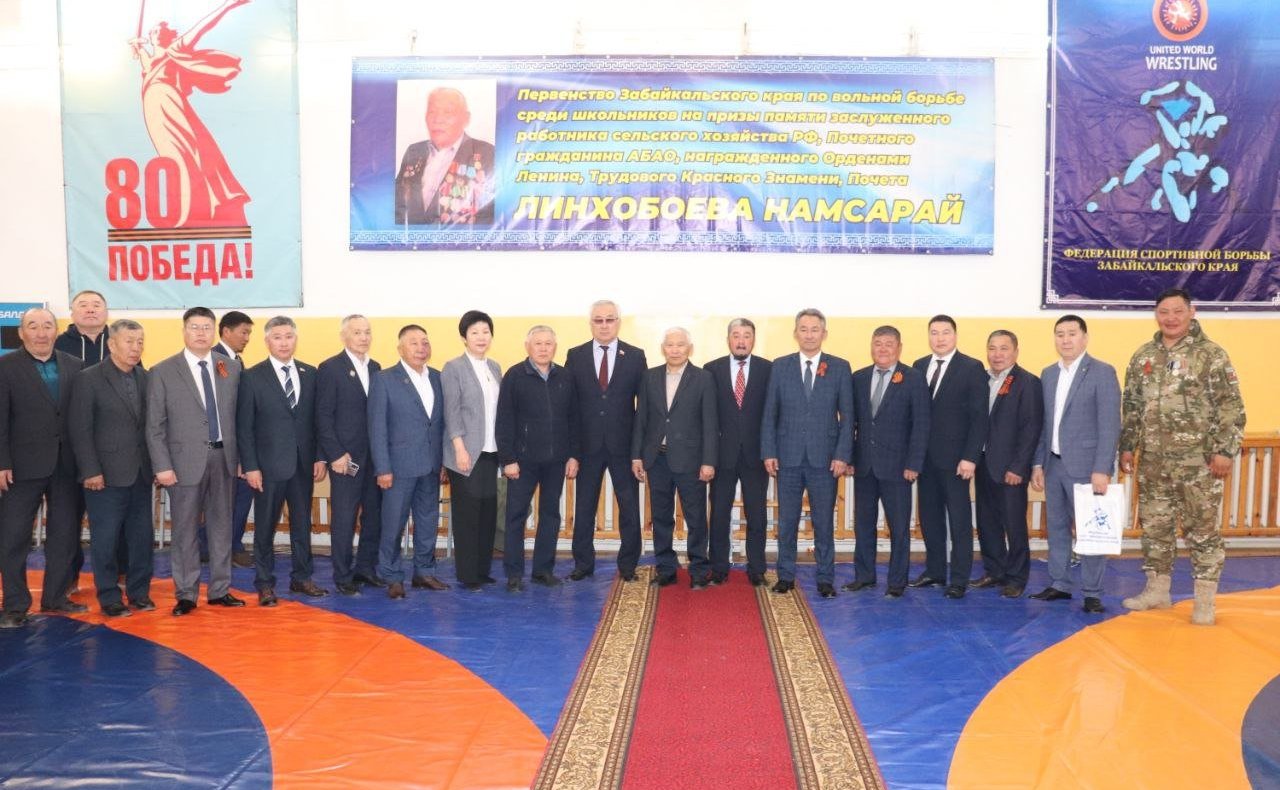 Баир Жамсуев принял участие в открытии Первенства Забайкальского края по вольной борьбе среди юношей
