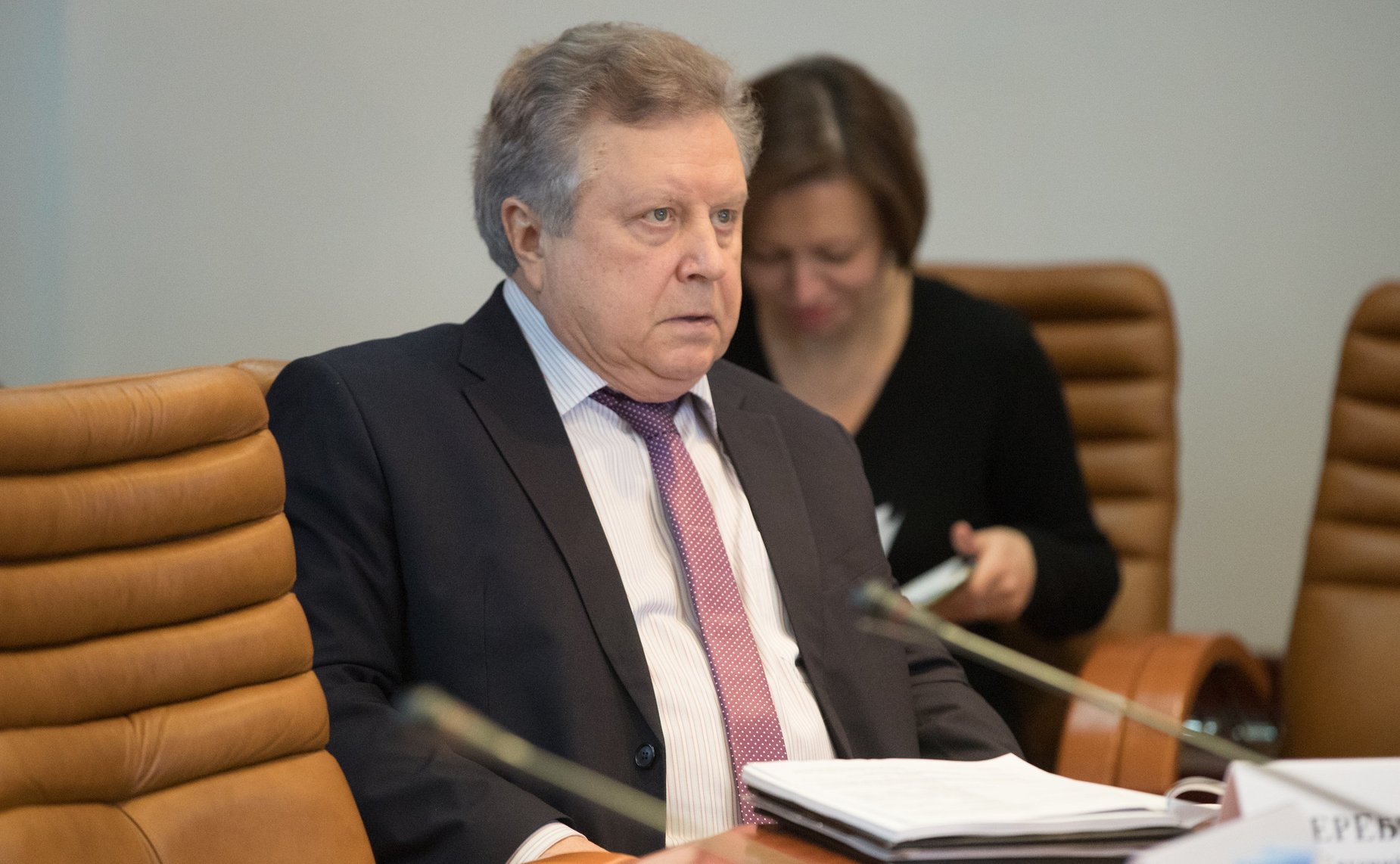 Е. Серебренников