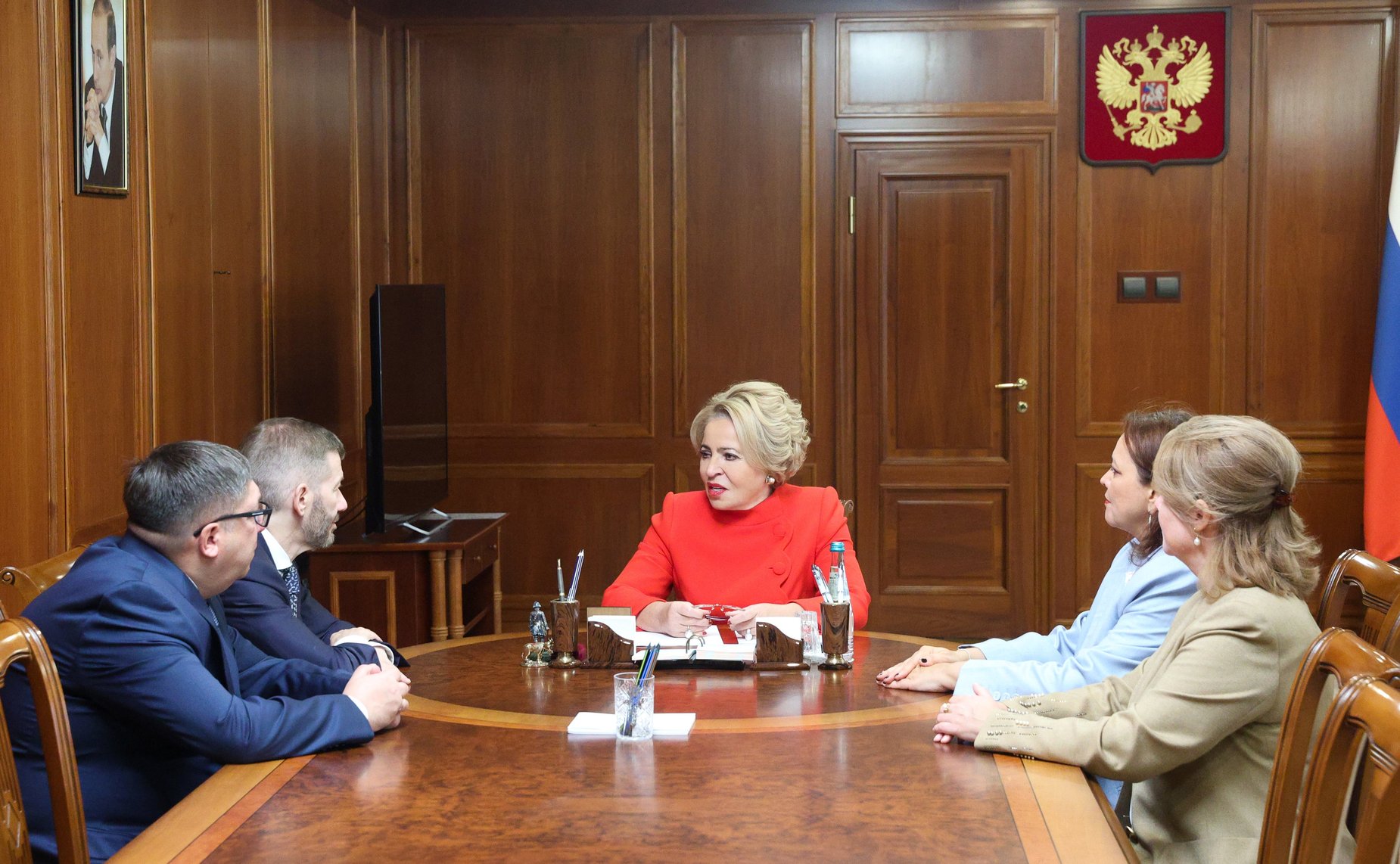 Валентина Матвиенко провела встречу с губернатором Чукотского автономного округа Владиславом Кузнецовым