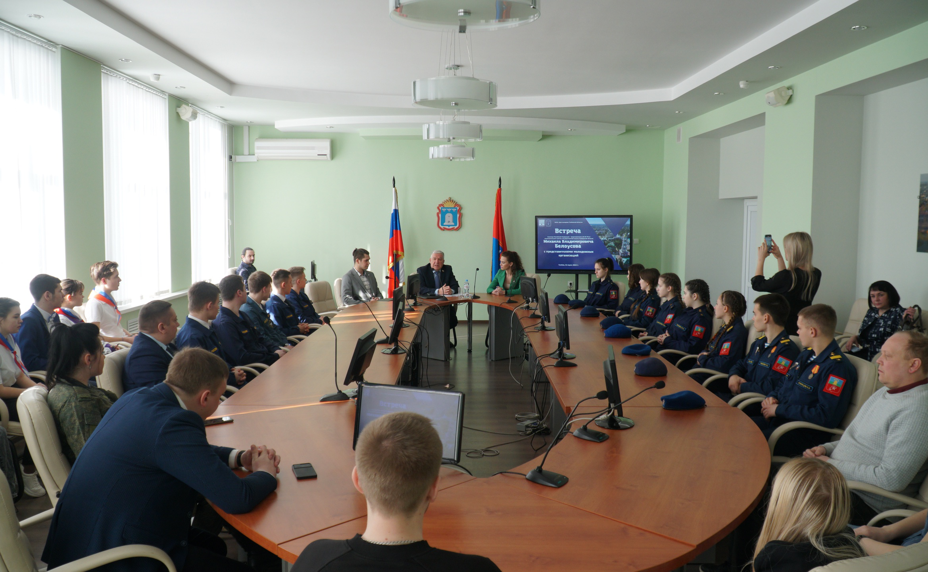 Михаил Белоусов провел встречу с представителями молодежных организаций Тамбовской области