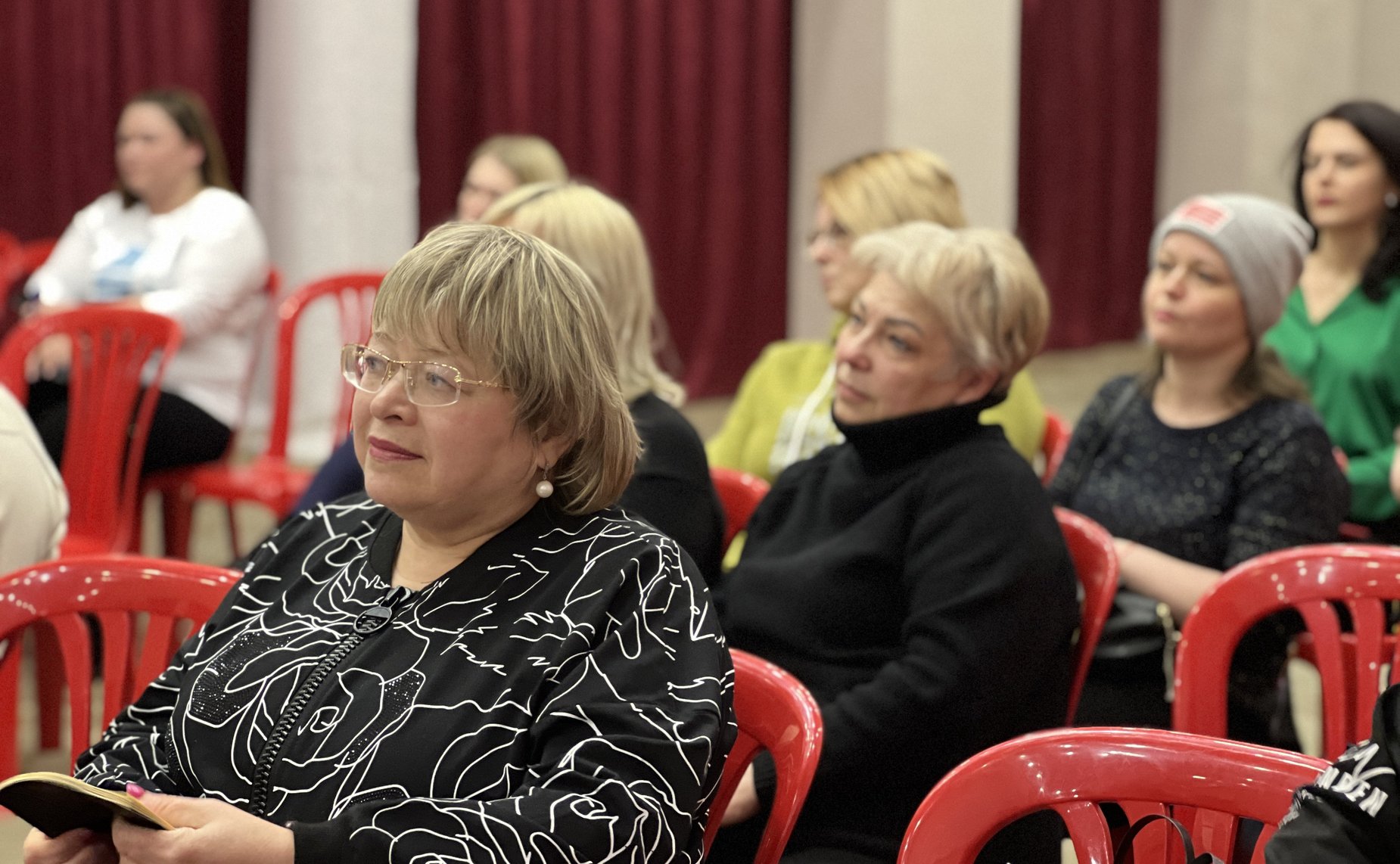 Татьяна Сахарова в рамках работы в регионе провела в населенных пунктах с дислокацией воинских формирований серию встреч с представителями женских советов