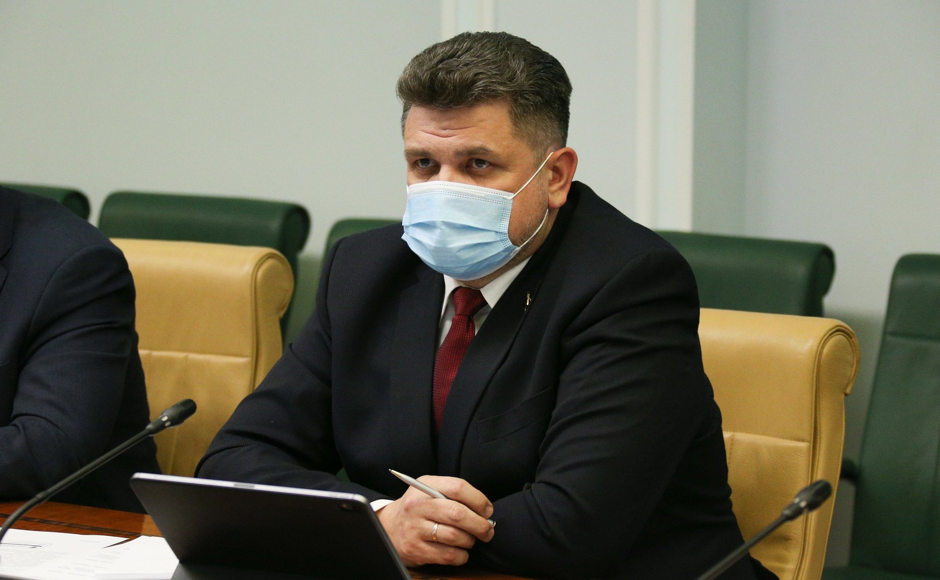 «Круглый стол» на тему «Законодательное обеспечение работы предприятий минерально-сырьевого комплекса в условиях экономических угроз»