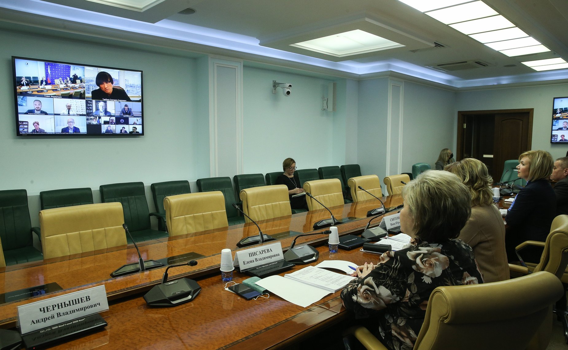 «Круглый стол» на тему «О подготовке нормативных правовых актов для реализации федеральных законов, принятых в весеннюю сессию 2021 года, в части государственного регулирования туристской деятельности в Российской Федерации»