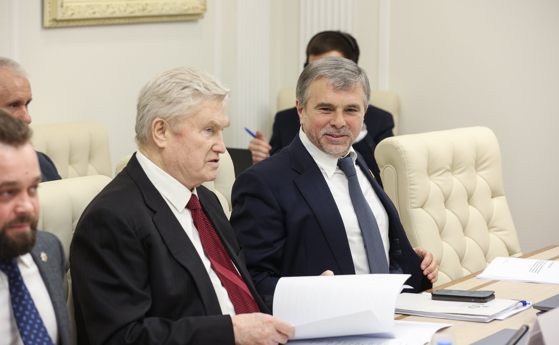 Круглый стол на тему «Совершенствование механизмов государственного регулирования деятельности геологоразведочных юниорных компаний и стимулирование их развития»