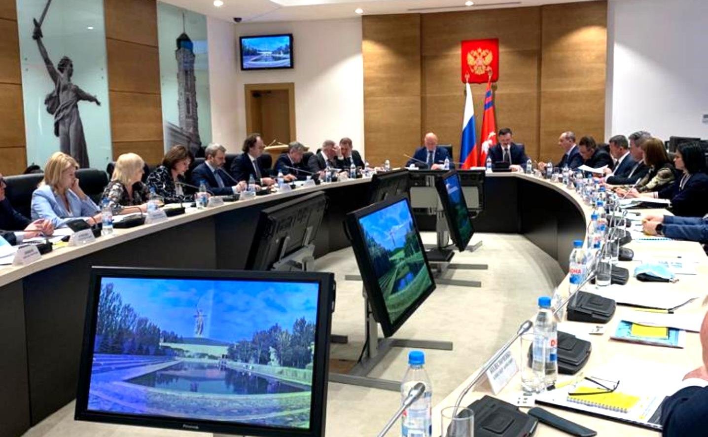 Алексей Кондратенко провел совещание по внедрению маркировки молочной продукции