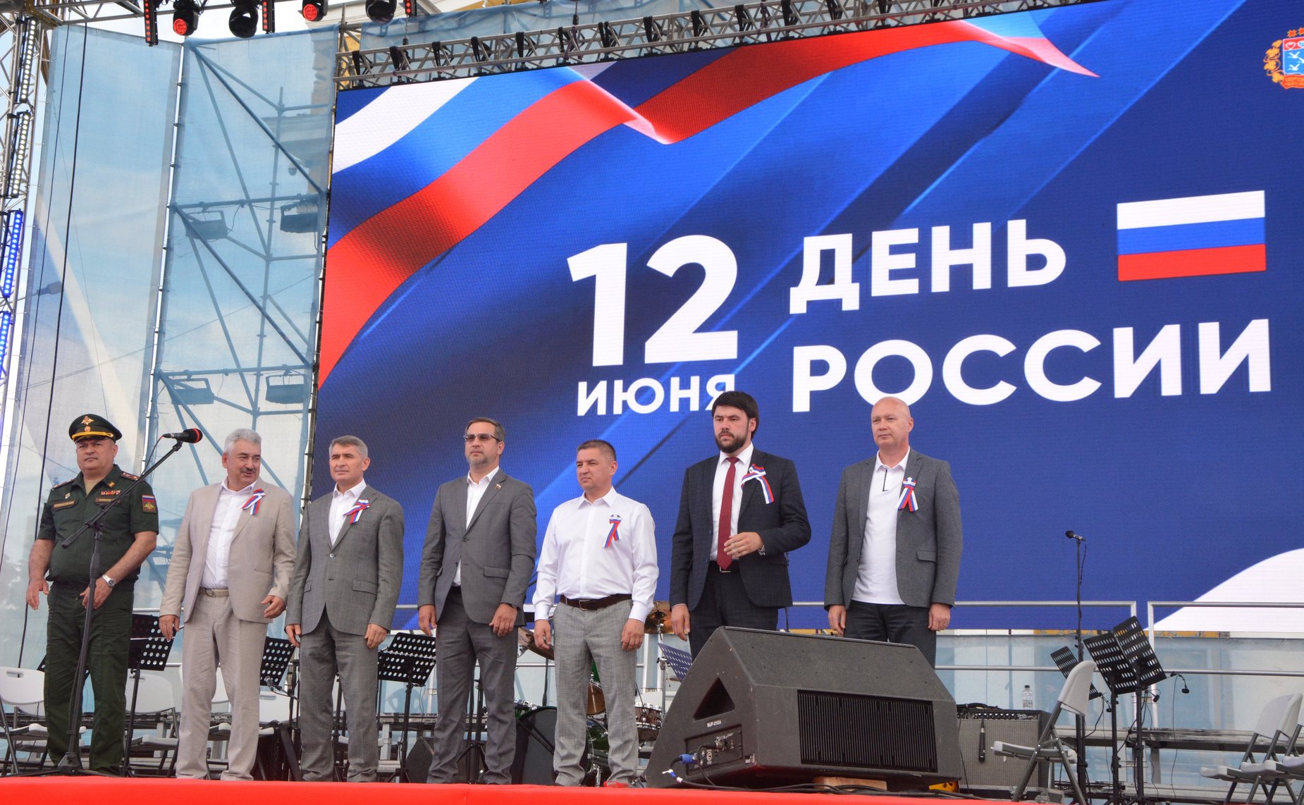 Николай Владимиров поздравил жителей и гостей республики с нашим общим праздником — с Днем России