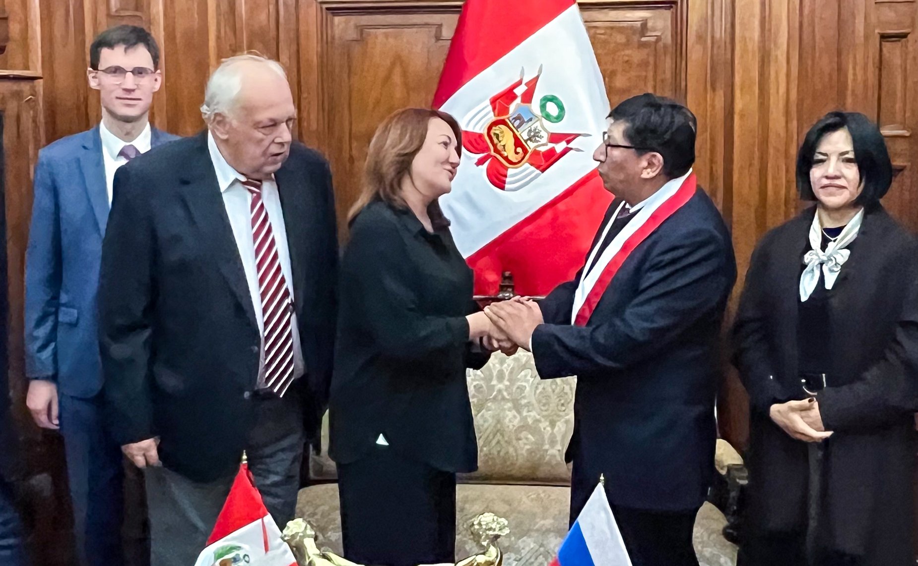 Сенаторы РФ встретились со вторым заместителем Председателя Конгресса Республики Перу Вальдемаром Серроном Рохасом