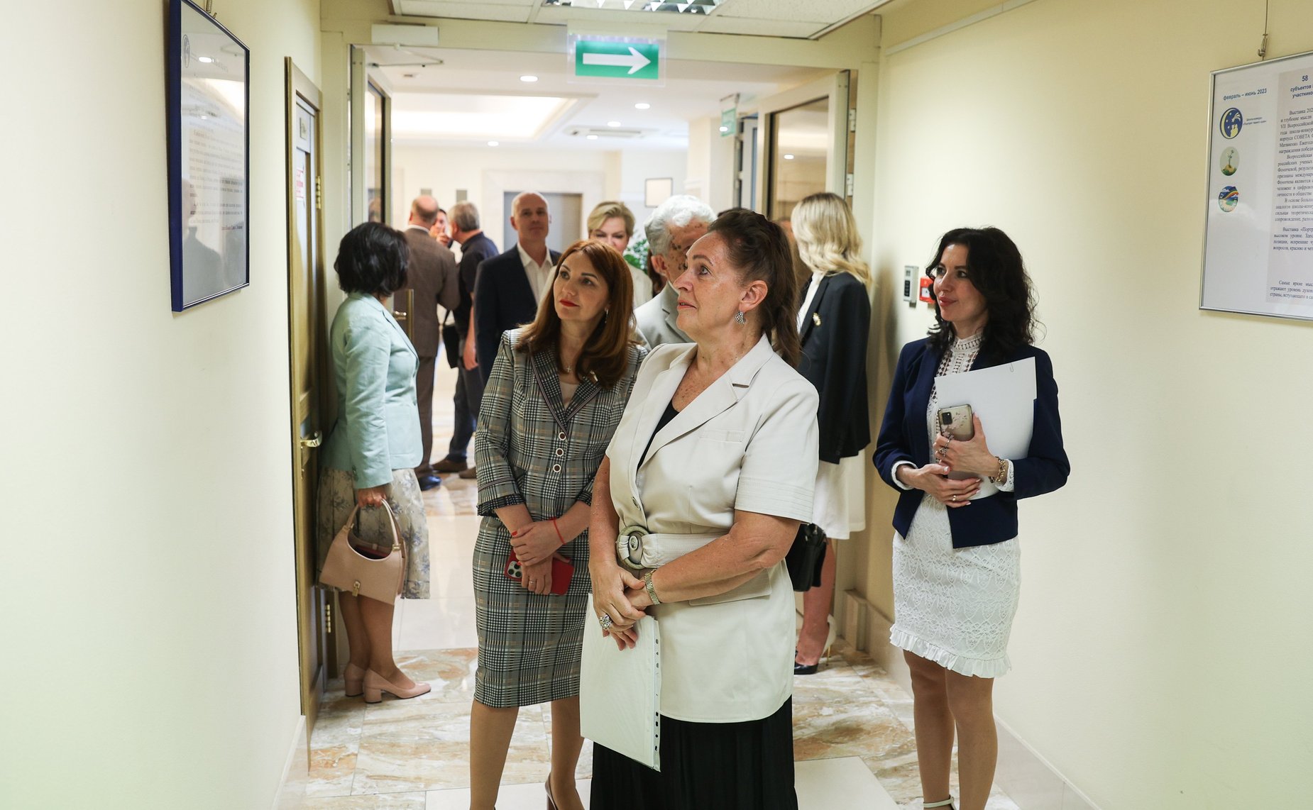 В Совете Федерации открылась ежегодная выставка «Портрет страны сердцами детей»