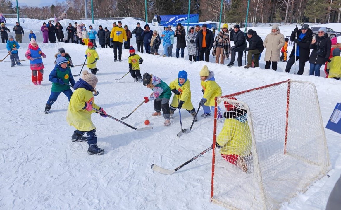 Районные соревнования «Хоккей в валенках» прошли в 14 муниципалитетах Сахалинской области