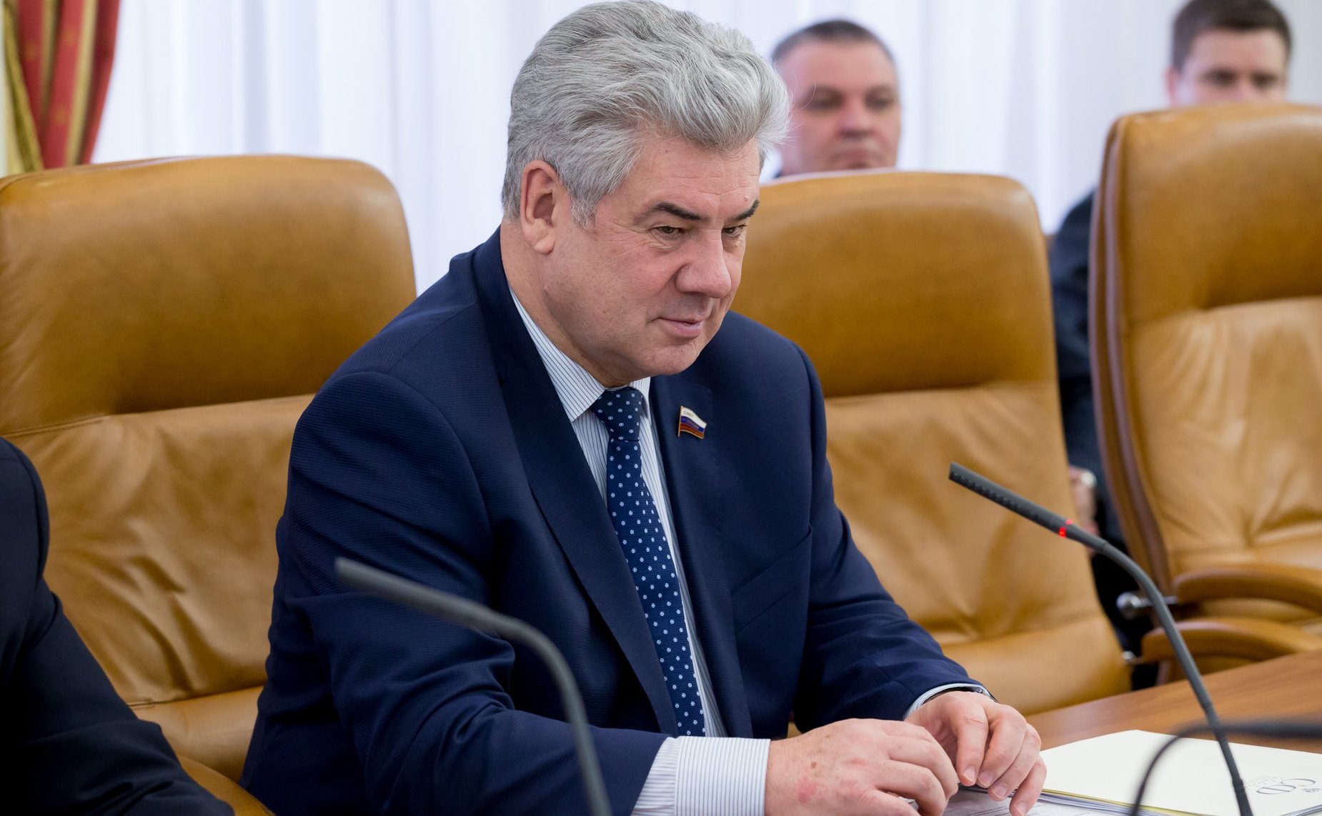 В. Бондарев