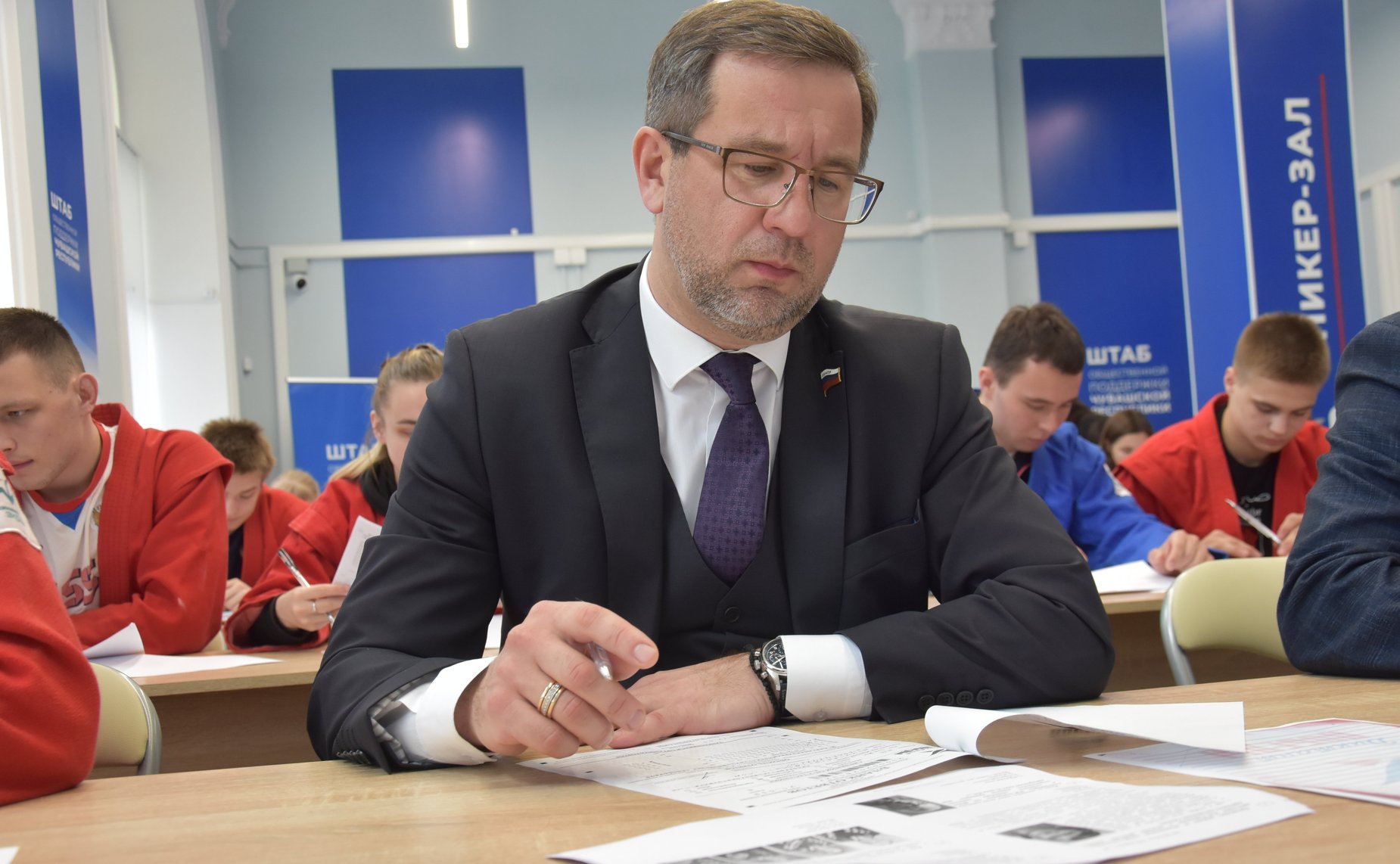 Николай Владимиров в Чебоксарах принял участие в Международной исторической акции «Диктант Победы» вместе с юными самбистами