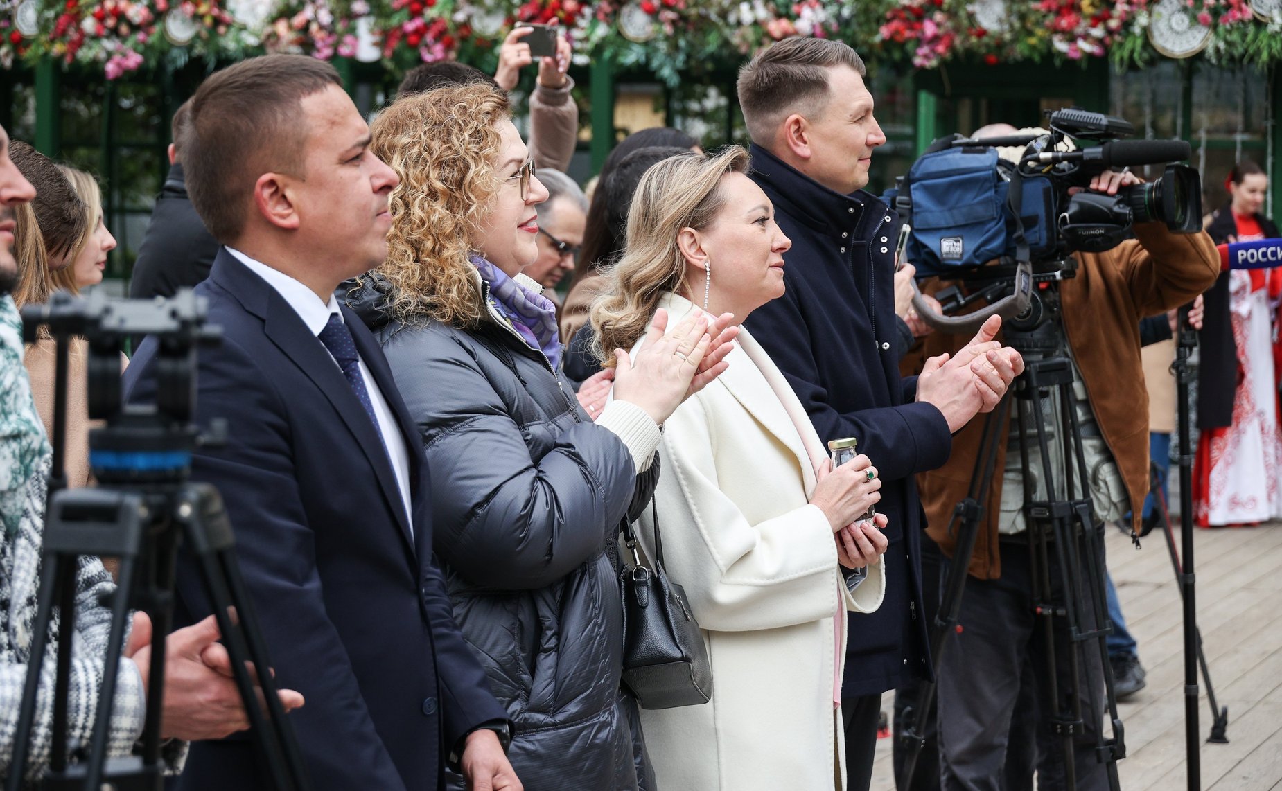 Сенаторы РФ открыли ярмарку фермерской продукции в Москве