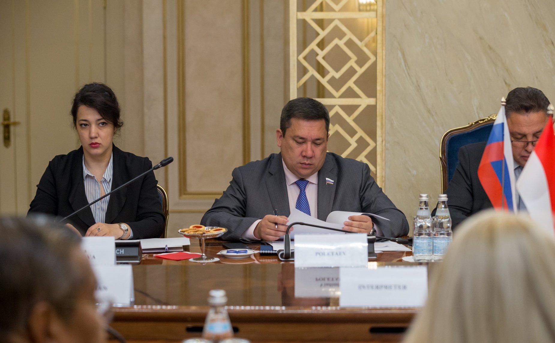 Встреча Вячеслава Тимченко с председателем Почетного собрания Совета представителей регионов Республики Индонезии Мервином Садипуном Комбером