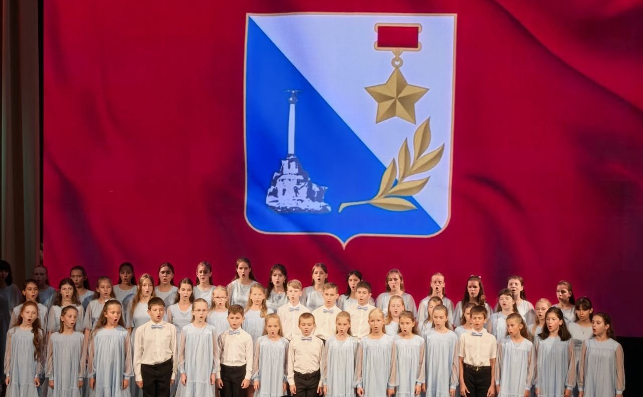 Екатерина Алтабаева поздравляла учащихся Севастопольской детской школы искусств с началом учебного года