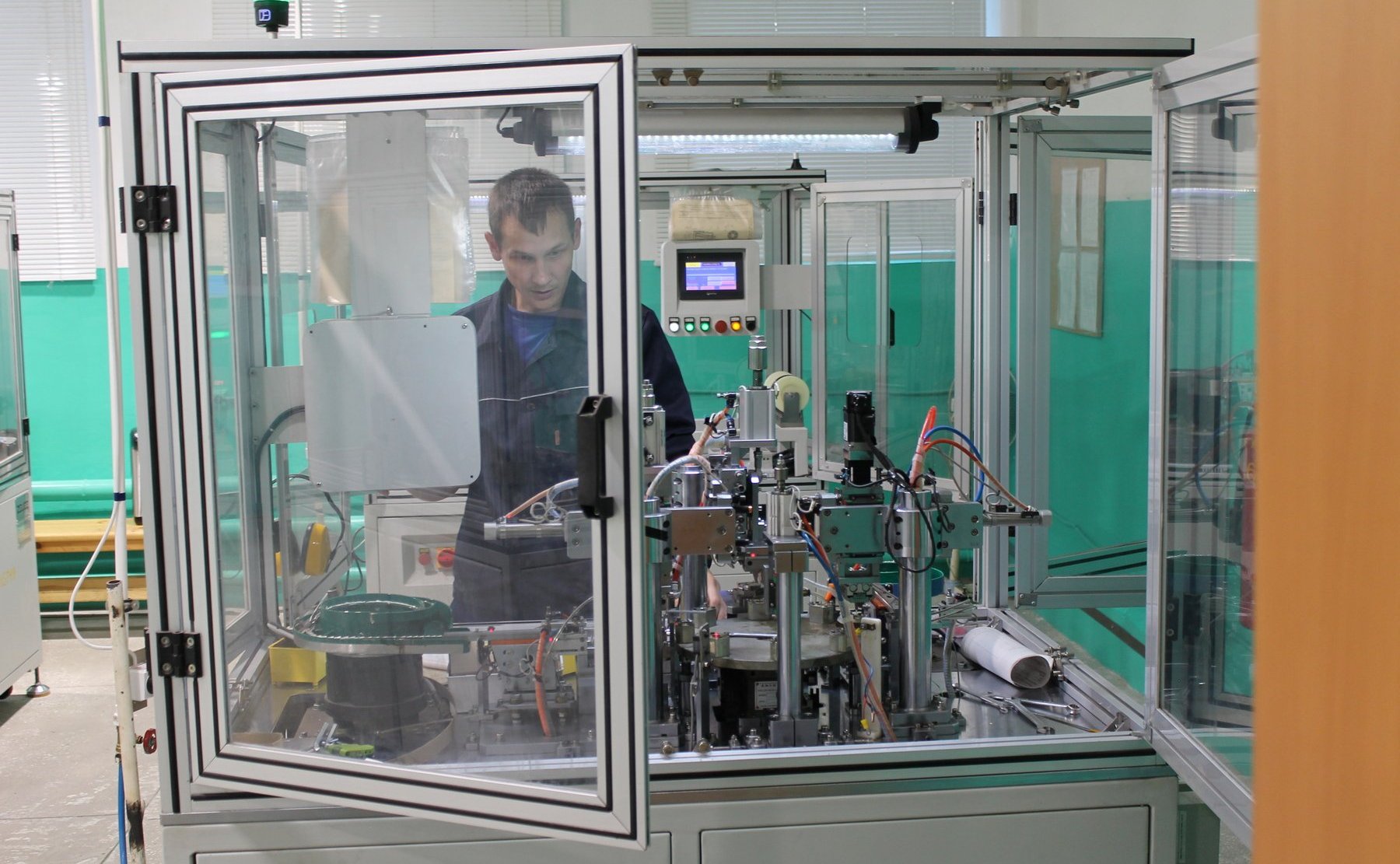 Сергей Мартынов осмотрел производственные мощности завода «Копир» в Республике Марий Эл