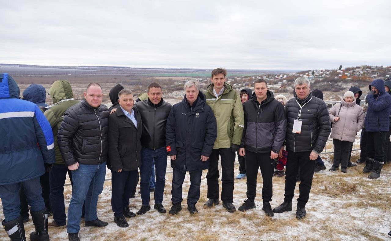 Соревнования по автокроссу в селе Арское прошли при участии сенатора Айрата Гибатдинова и главы региона Алексея Русских