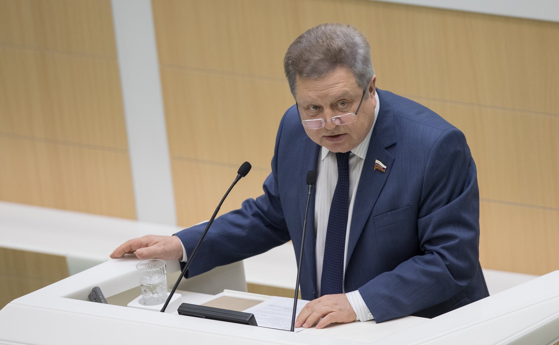 Е. Серебренников