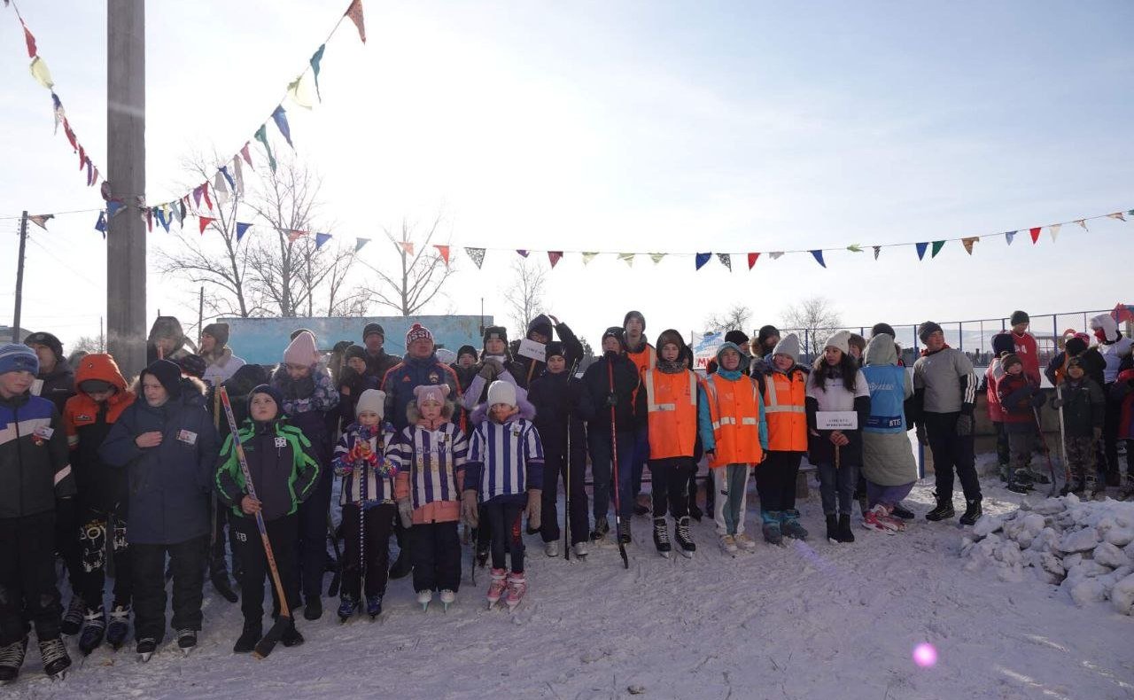 Сергей Михайлов принял участие в открытии хоккейного турнира «Люблю маму, папу и хоккей» в селе Заречный Нерчинского района