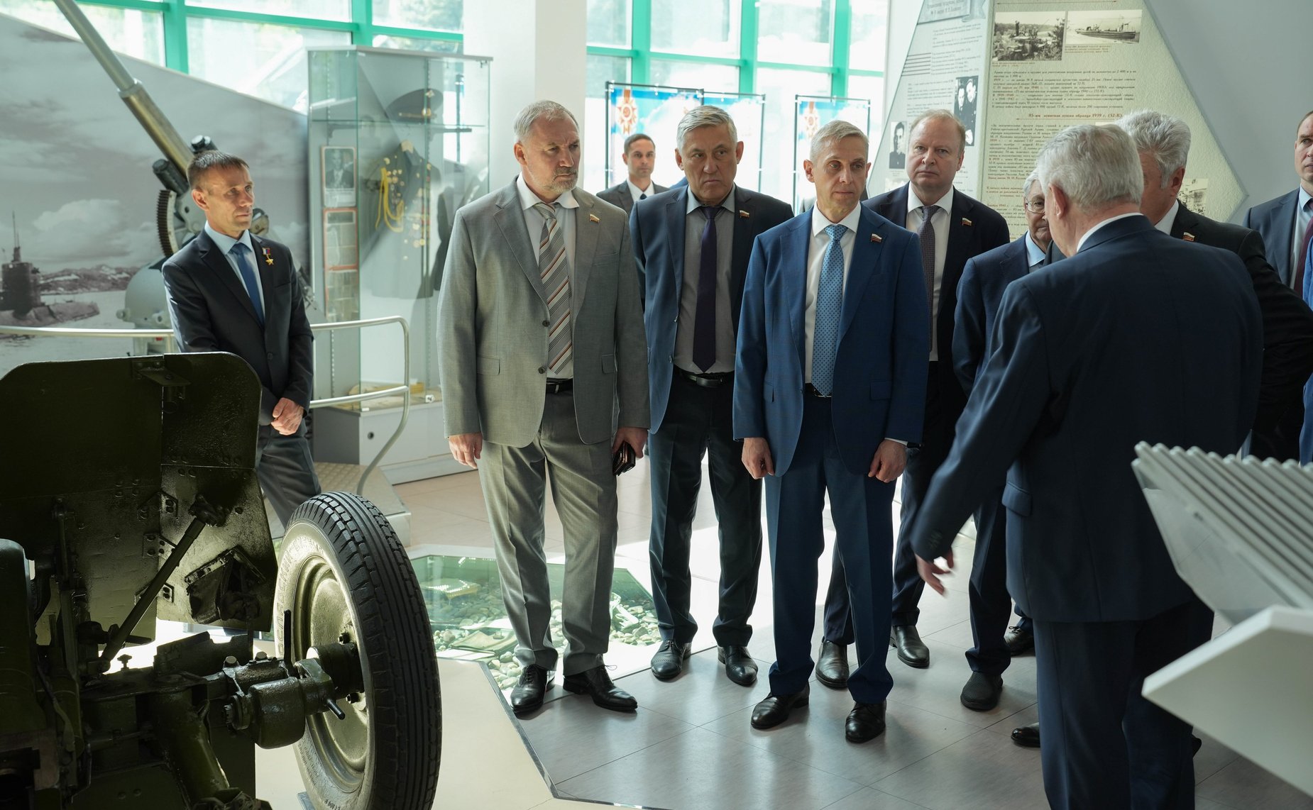 В рамках выездного заседания Комитета СФ по обороне и безопасности сенаторы посетили ряд социально значимых предприятий Свердловской области