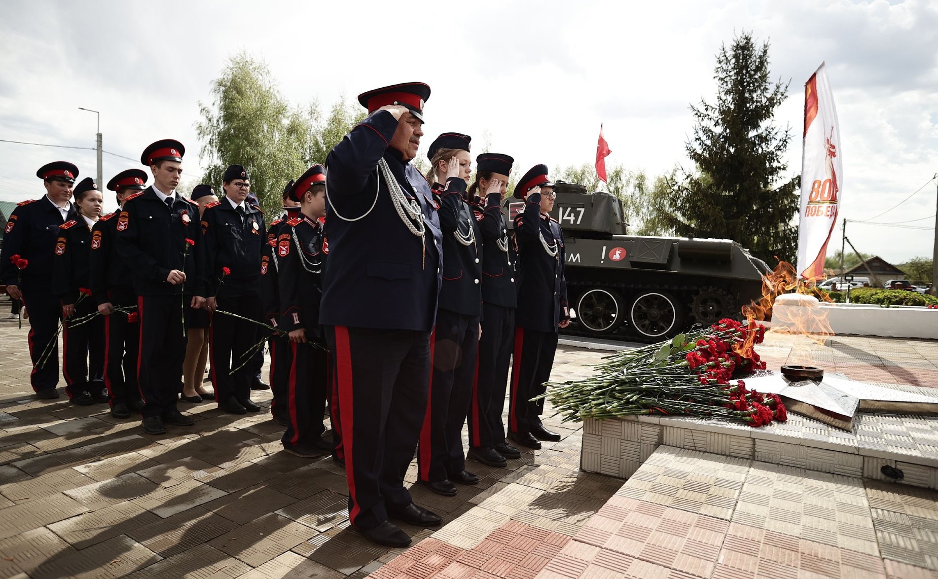 Сергей Рябухин в ходе рабочей поездки в регион принял участие во Всероссийской акции «Храним огонь Победы»