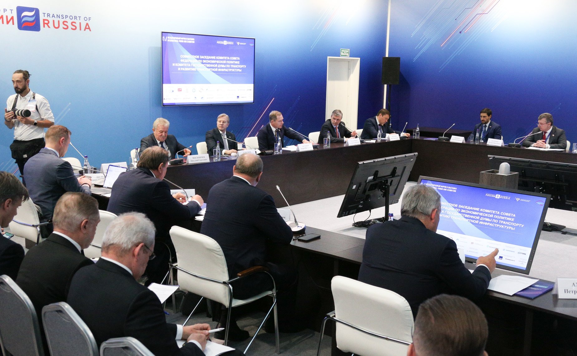 Совместное заседание Комитета Совета Федерации по экономической политике и Комитета Государственной Думы по транспорту и развитию транспортной инфраструктуры в рамках Транспортной недели