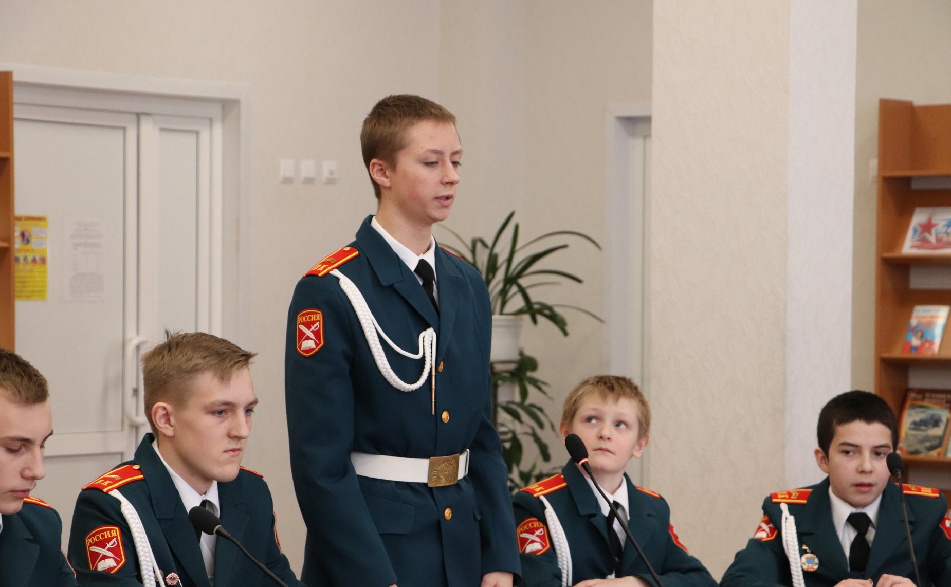 Юрий Воробьев провел урок, посвященный Дню защитника Отечества