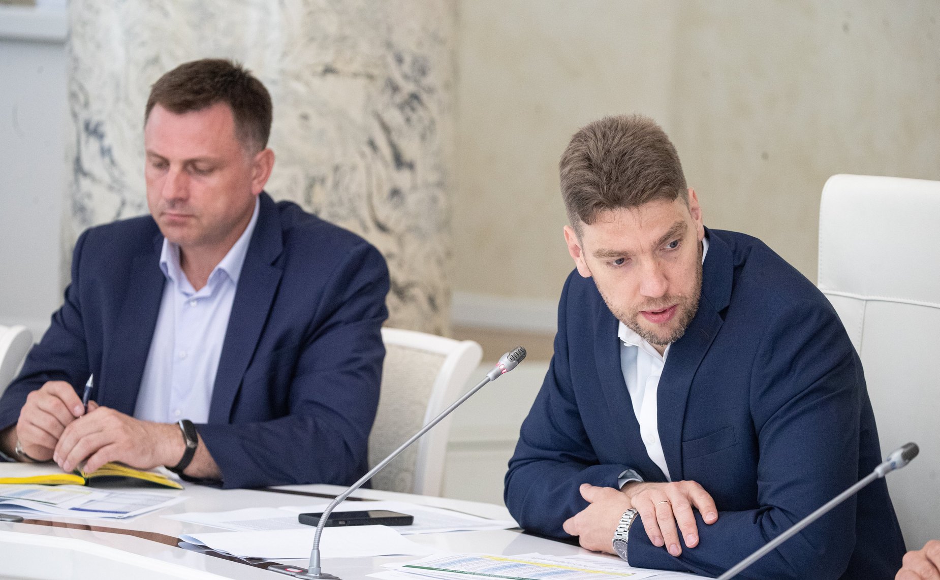 Александр Двойных провел в Минсельхозе совещание, посвященное ценам на горюче-смазочные материалы и сельскохозяйственную технику для аграриев