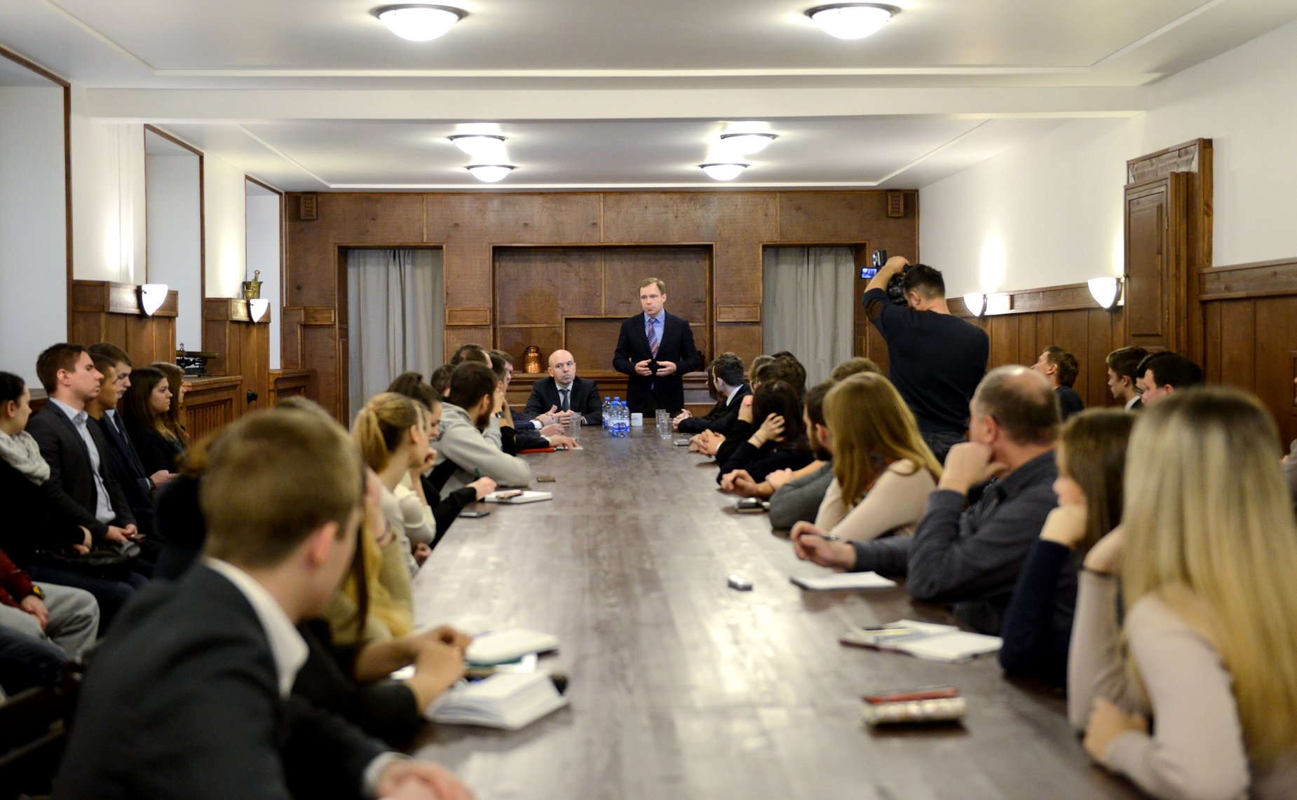 А. Кутепов провел встречу с молодыми активистами Калининского района Санкт-Петербурга