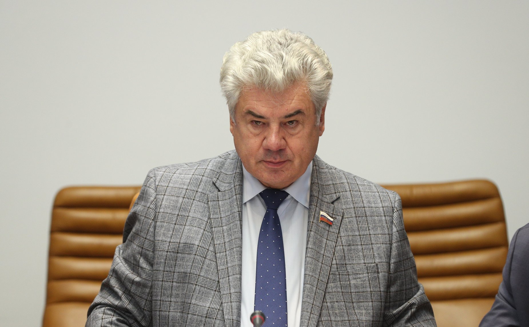 Виктор Бондарев