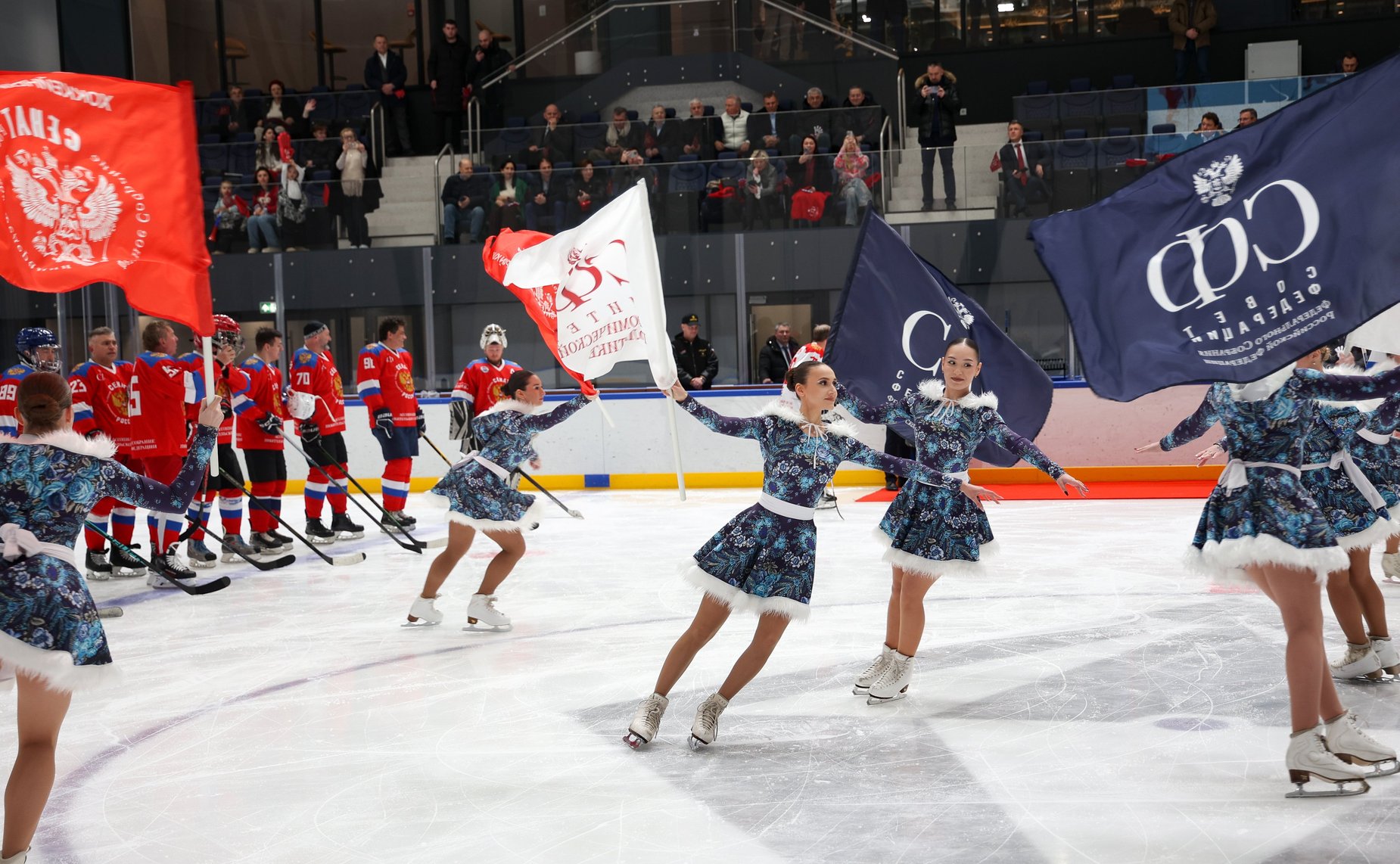 Валентина Матвиенко посетила тренировку команды по следж-хоккею из Санкт-Петербурга, в составе которой ветераны СВО