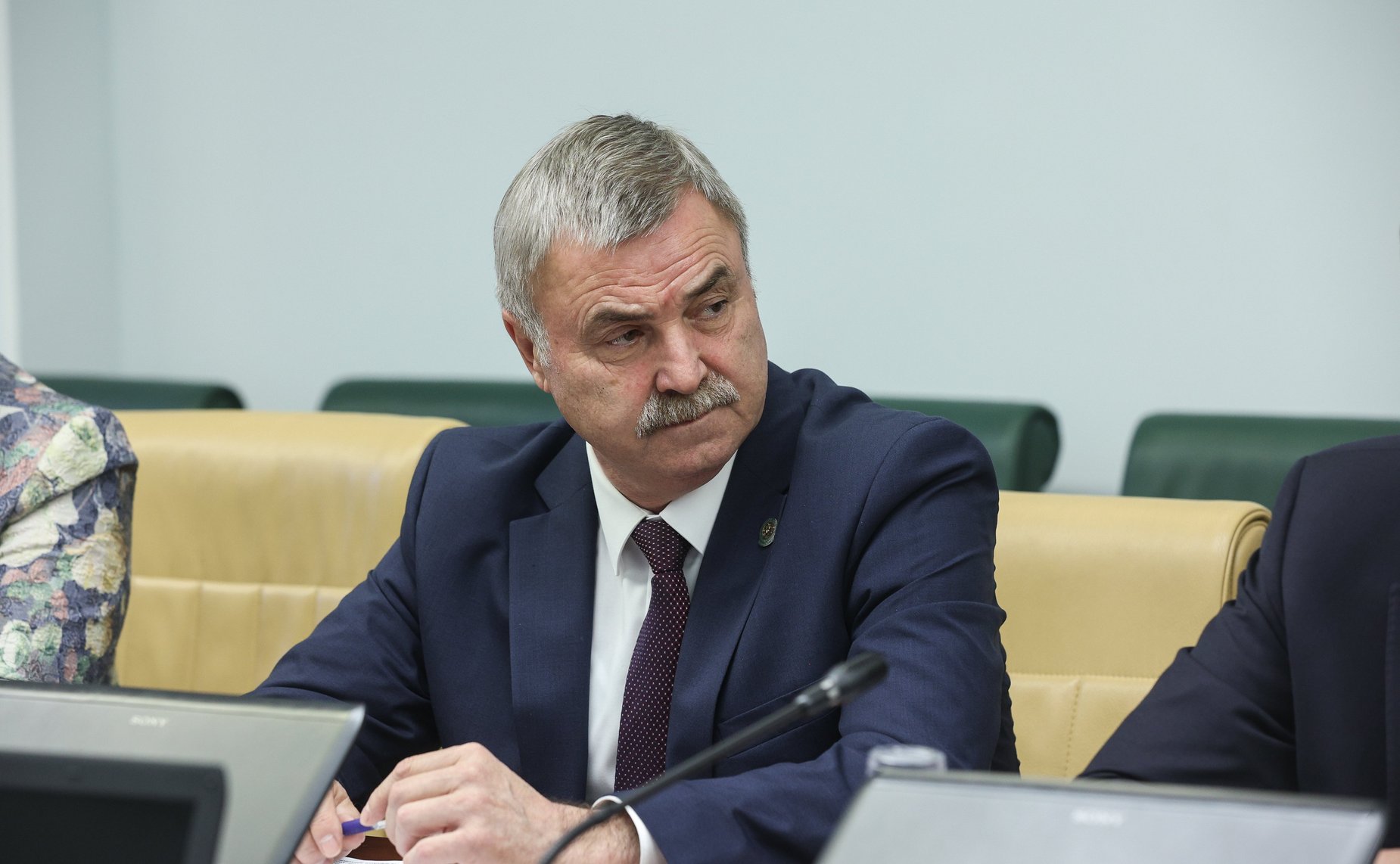 Круглый стол Комитета СФ по экономической политике на тему «Перспективы импортозамещения в дорожно-строительной отрасли»